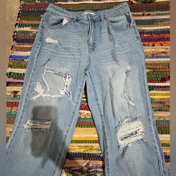 Basic Mom Jeans - Picture 2 of 5
